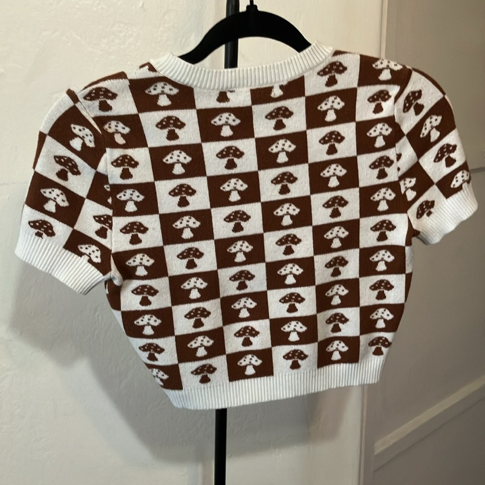 Brown and white mushroom crop top / shirt - Picture 3 of 3